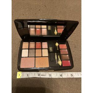 Iman Global Chic Universal Color Kit EyeShadow Blush Lips Face Makeup Kit See